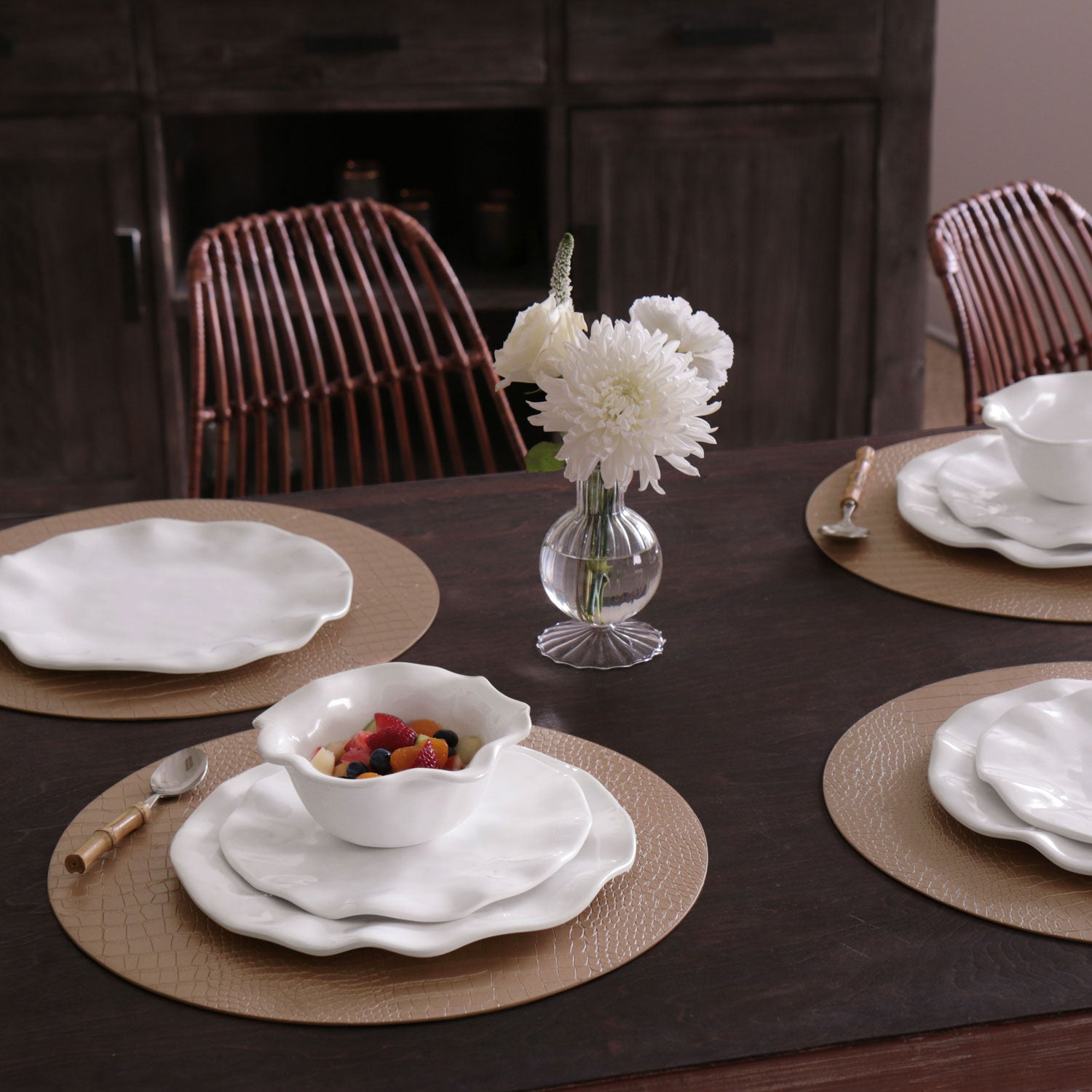 VIDA Croc Reversible 16" Round Placemats Set of 4 (Silver and Gold)