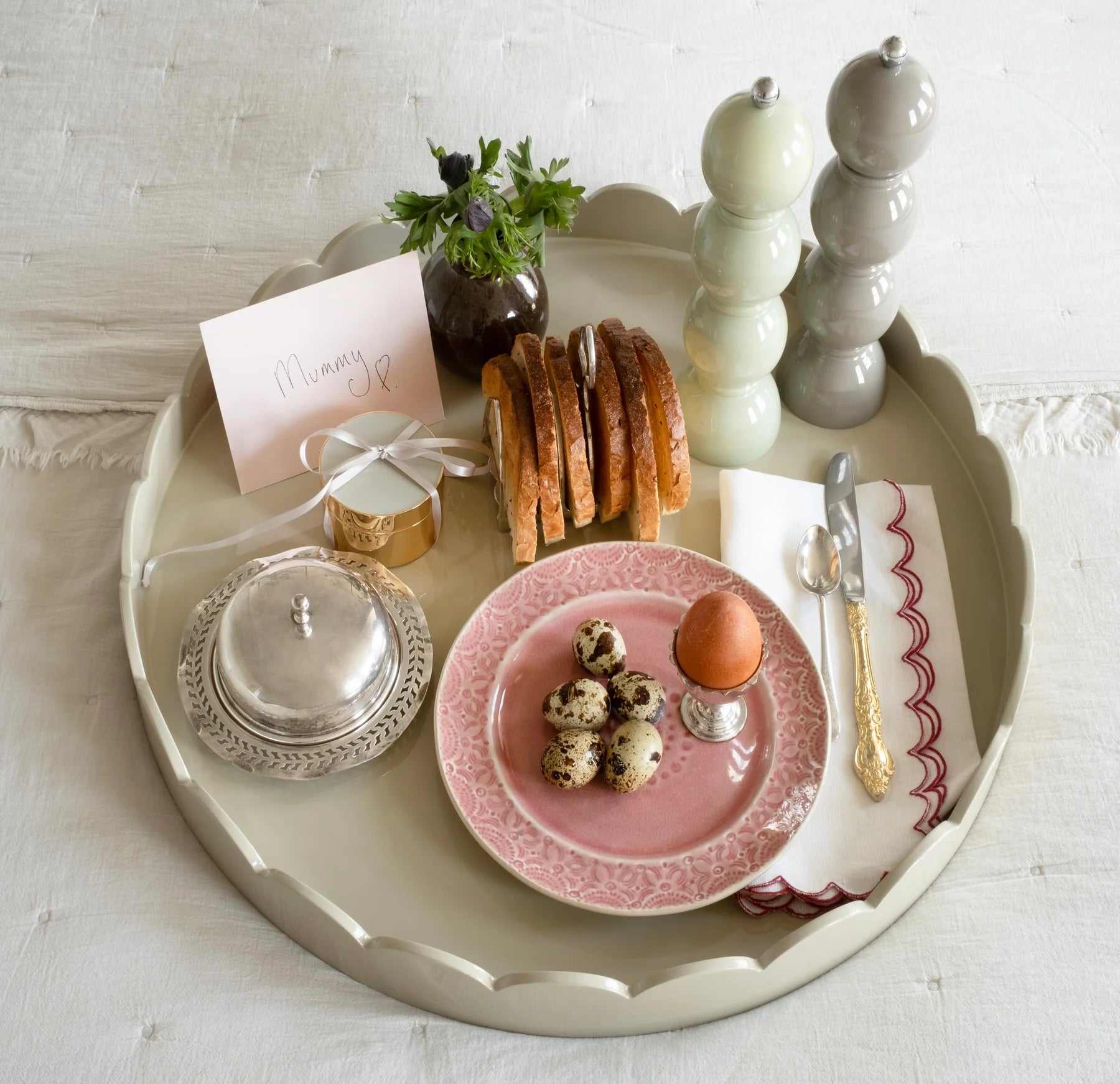 Cappuccino Round Large Lacquered Scallop Tray