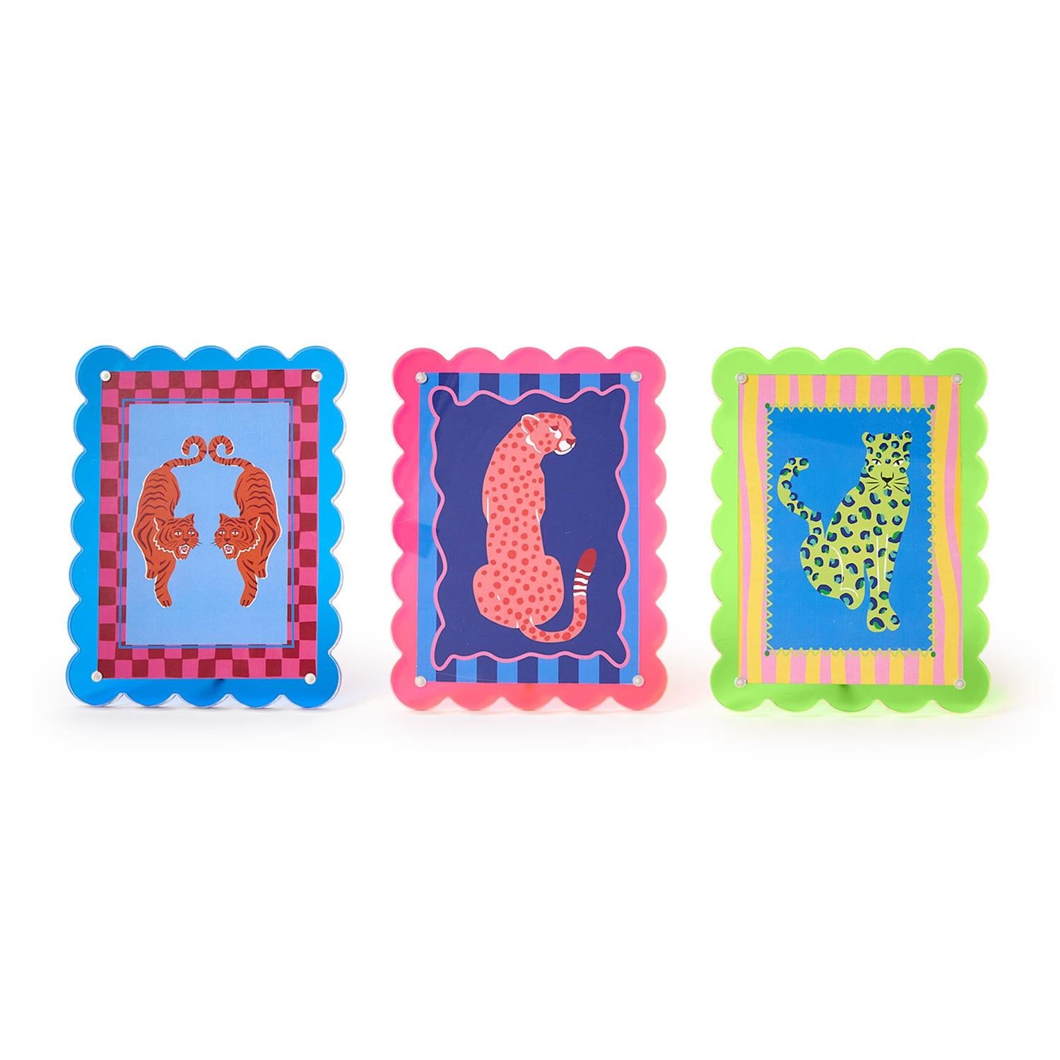 Color Pop Scalloped Edge Acrylic Frame