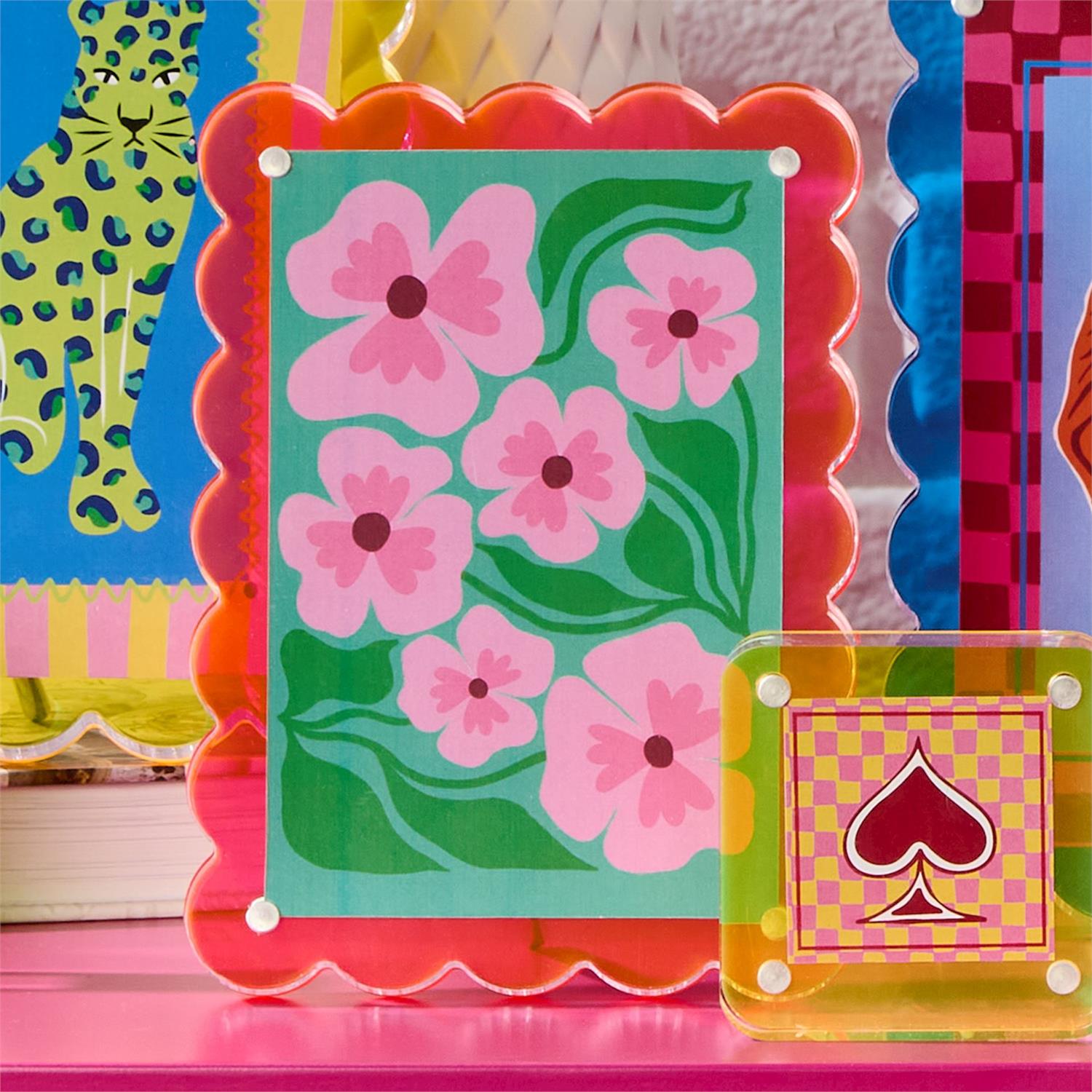 Color Pop Scalloped Edge Acrylic Frame