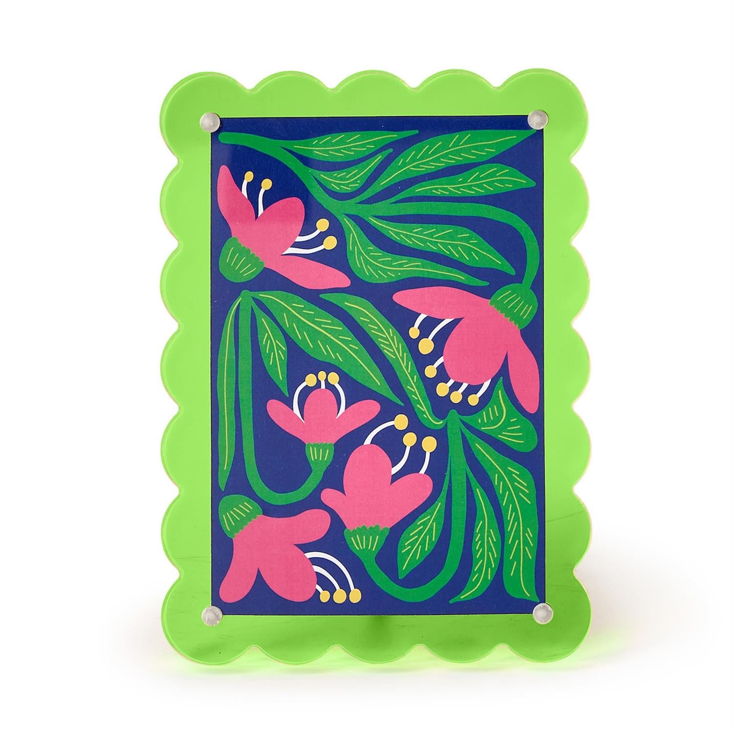 Color Pop Scalloped Edge Acrylic Frame