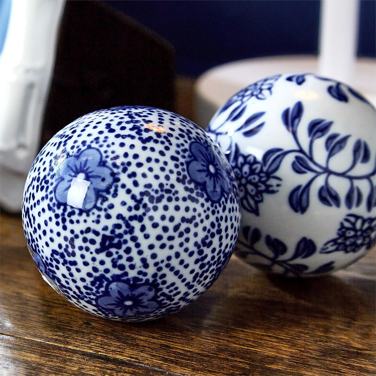 Set of 6 | Blue and White Decorative Balls