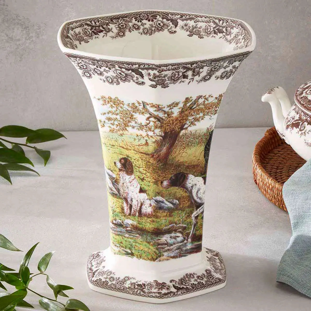 Woodland Hunting Dogs Hexagonal Vase