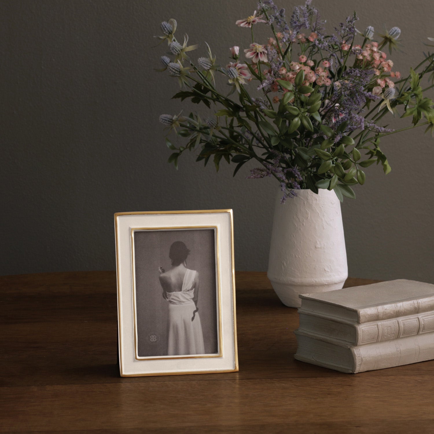 FRAME Encanto Jason 4 x 6 (Cream)