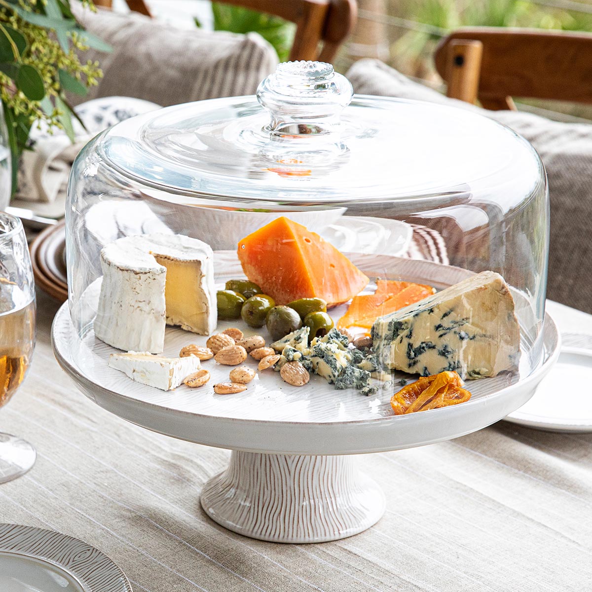 Berry & Thread Cake Dome