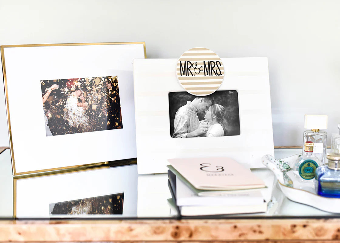 WHITE STRIPE MINI RECTANGULAR FRAME