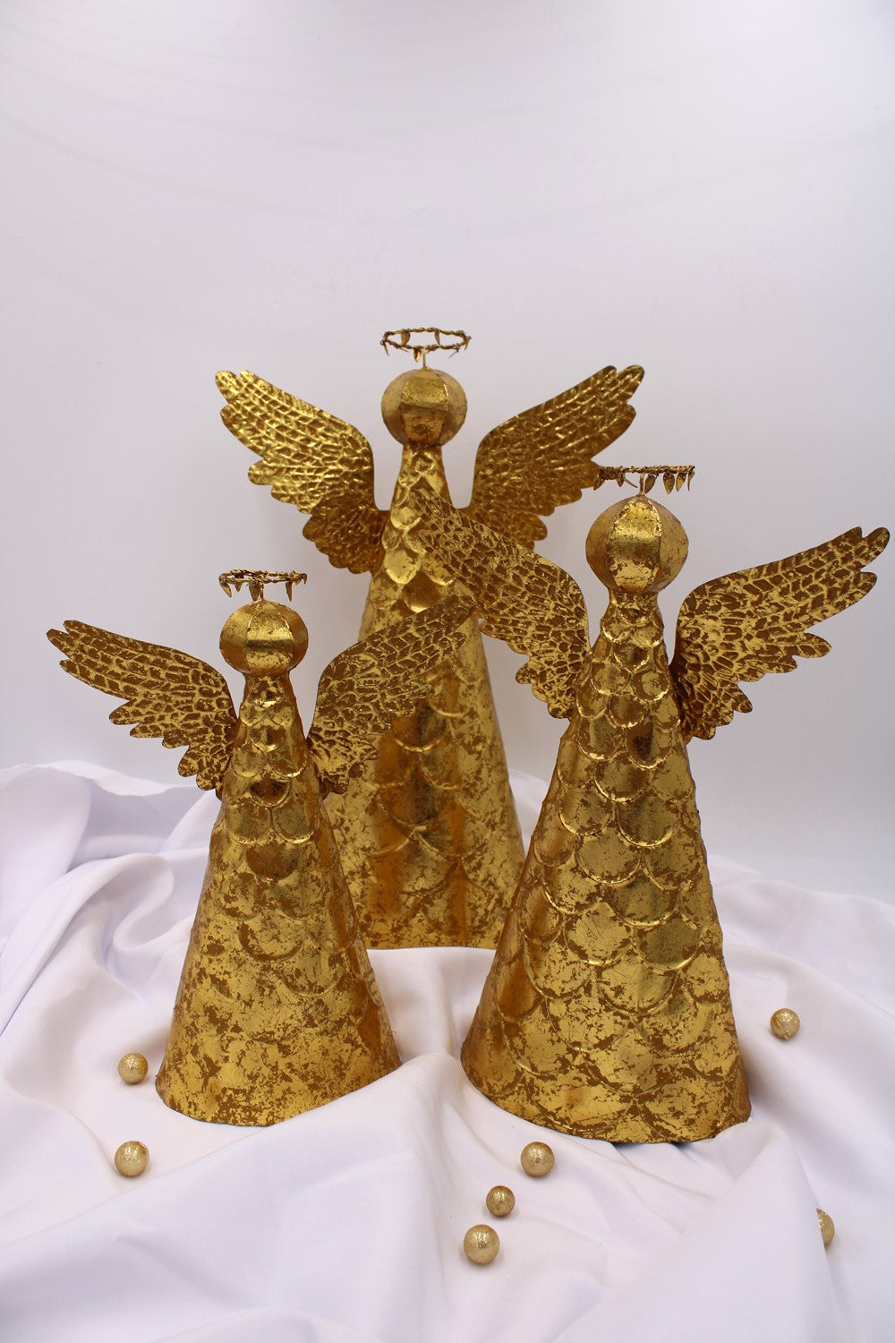 Gold Leaf Angels Scallop Pattern Tabletop/Tree Topper -L