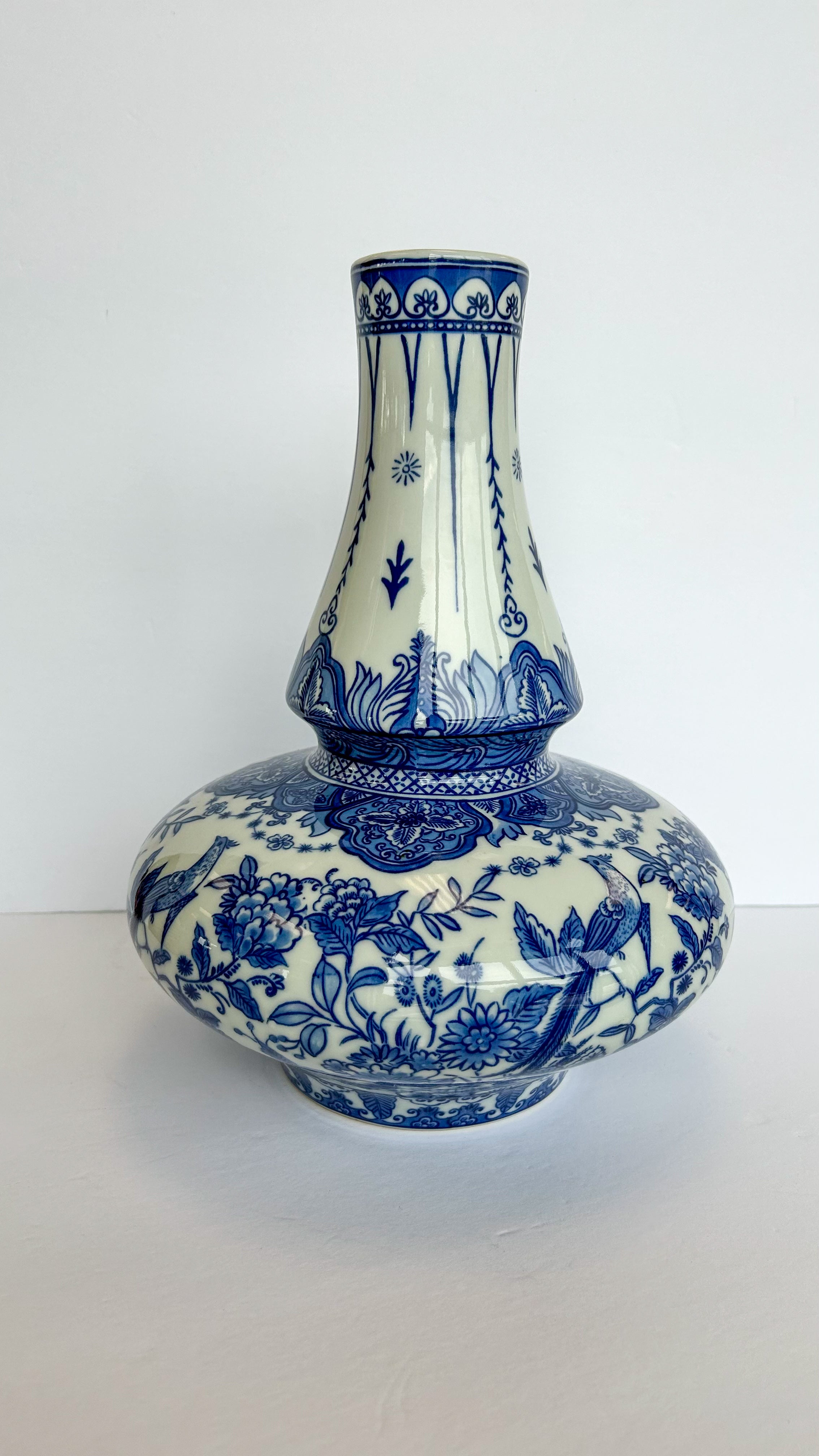 Blue and White Porcelain English Long Neck Vase