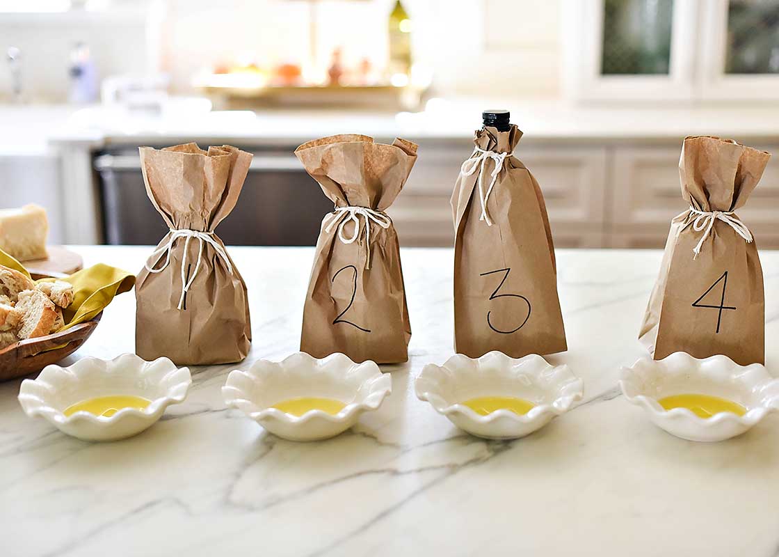 SIGNATURE WHITE RUFFLE FLARE SMALL BOWL