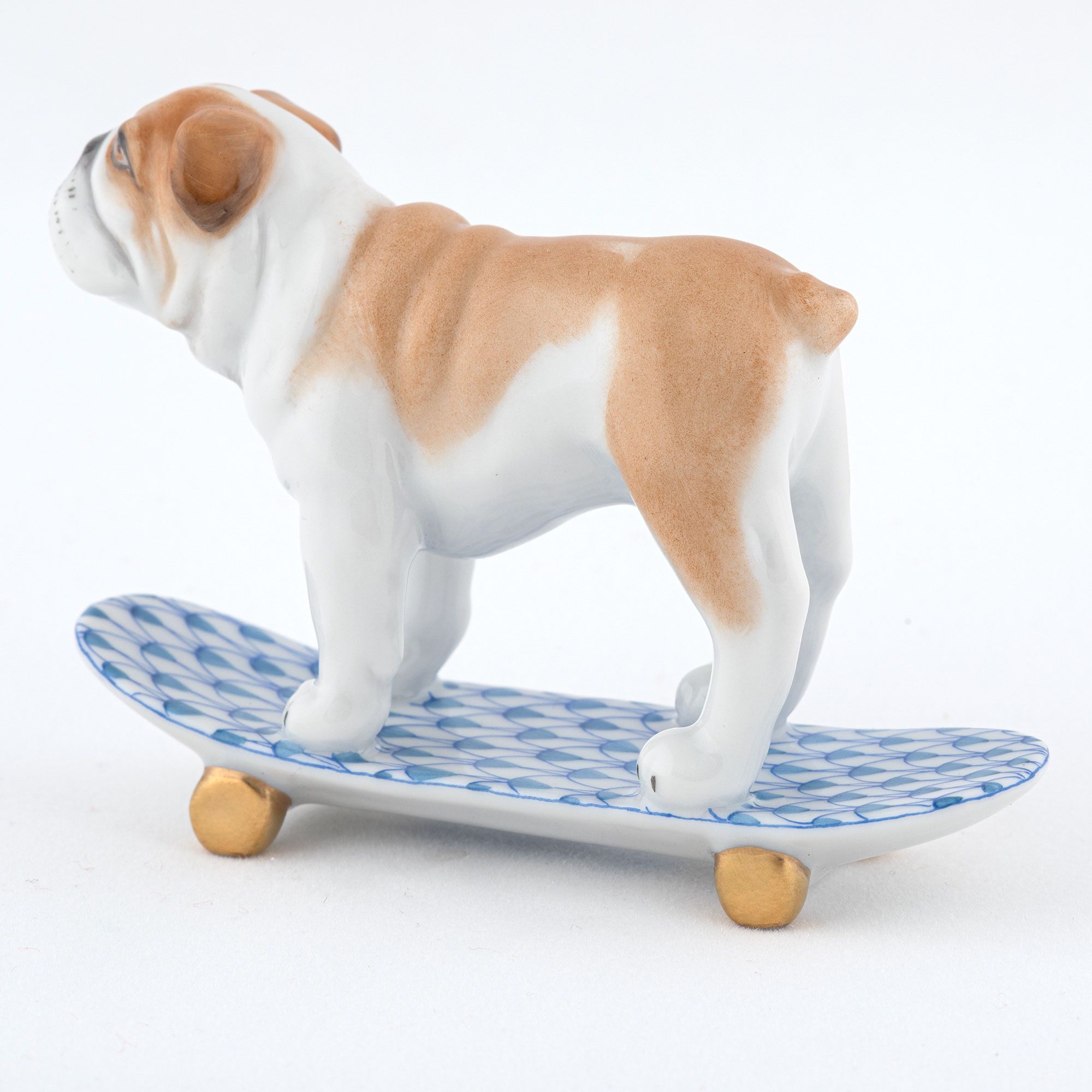 Skateboarding Bulldog - Blue