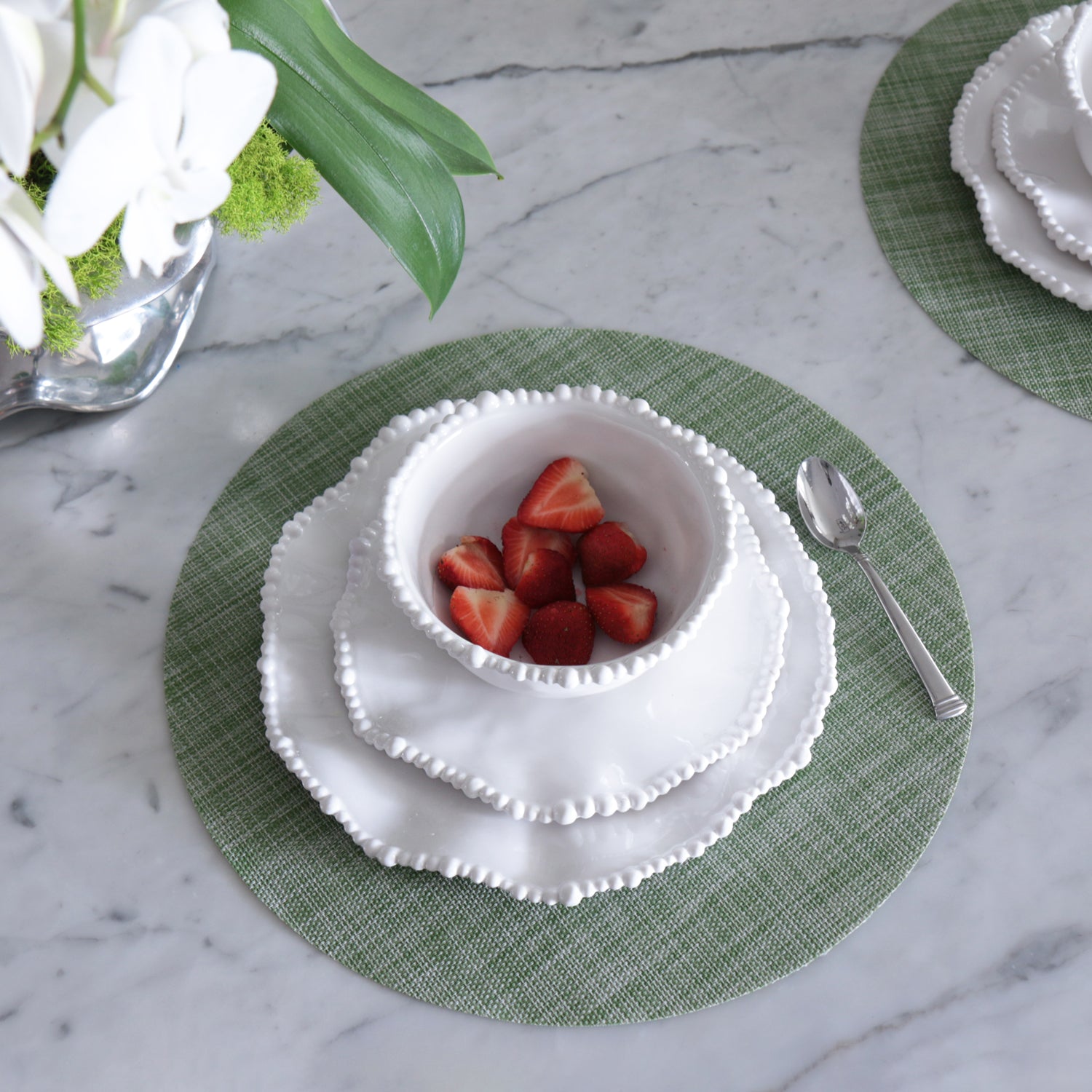 VIDA Round Woven Placemats Set of 4 (Green)