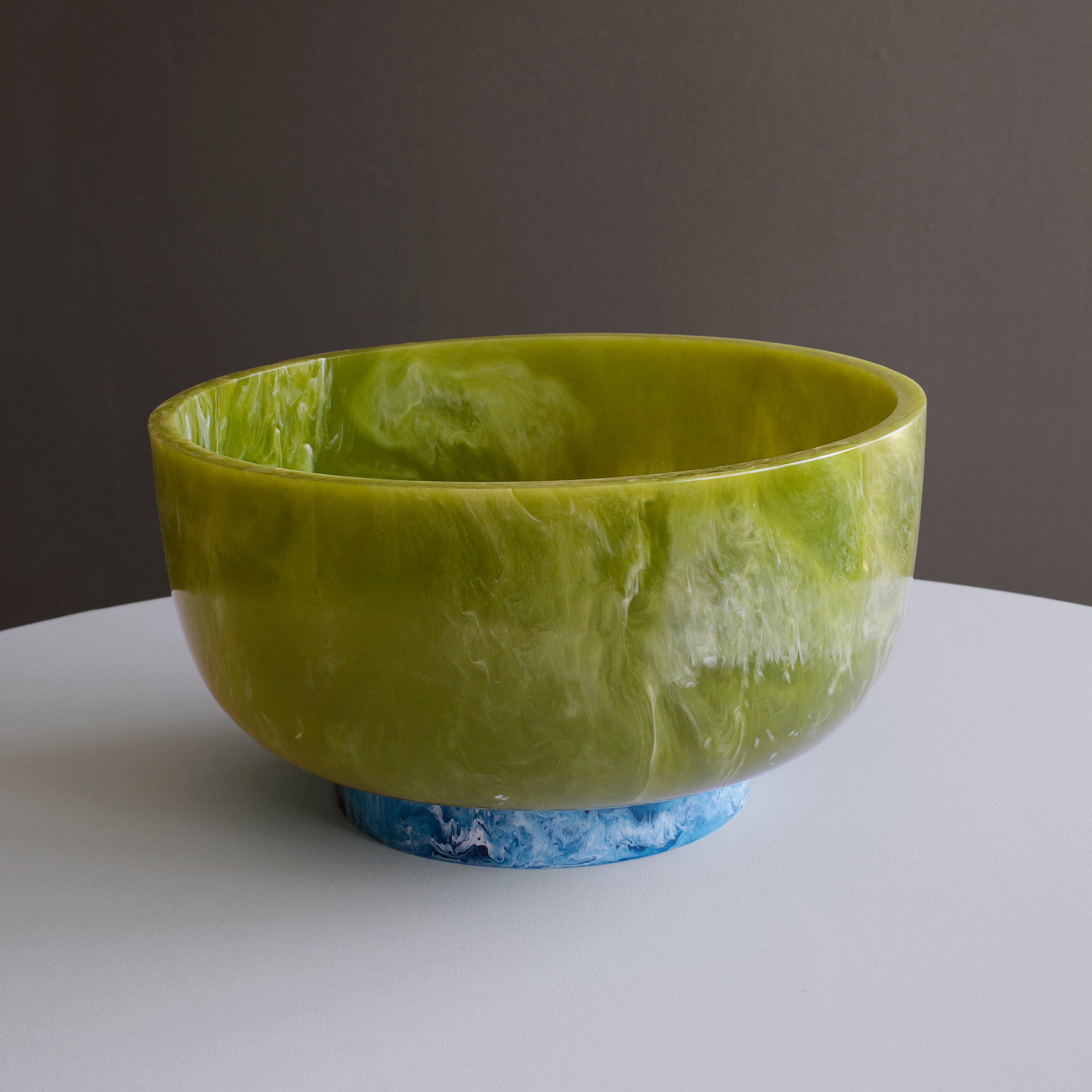 Resin Rio Large Bowls with Base (Green and Blue)