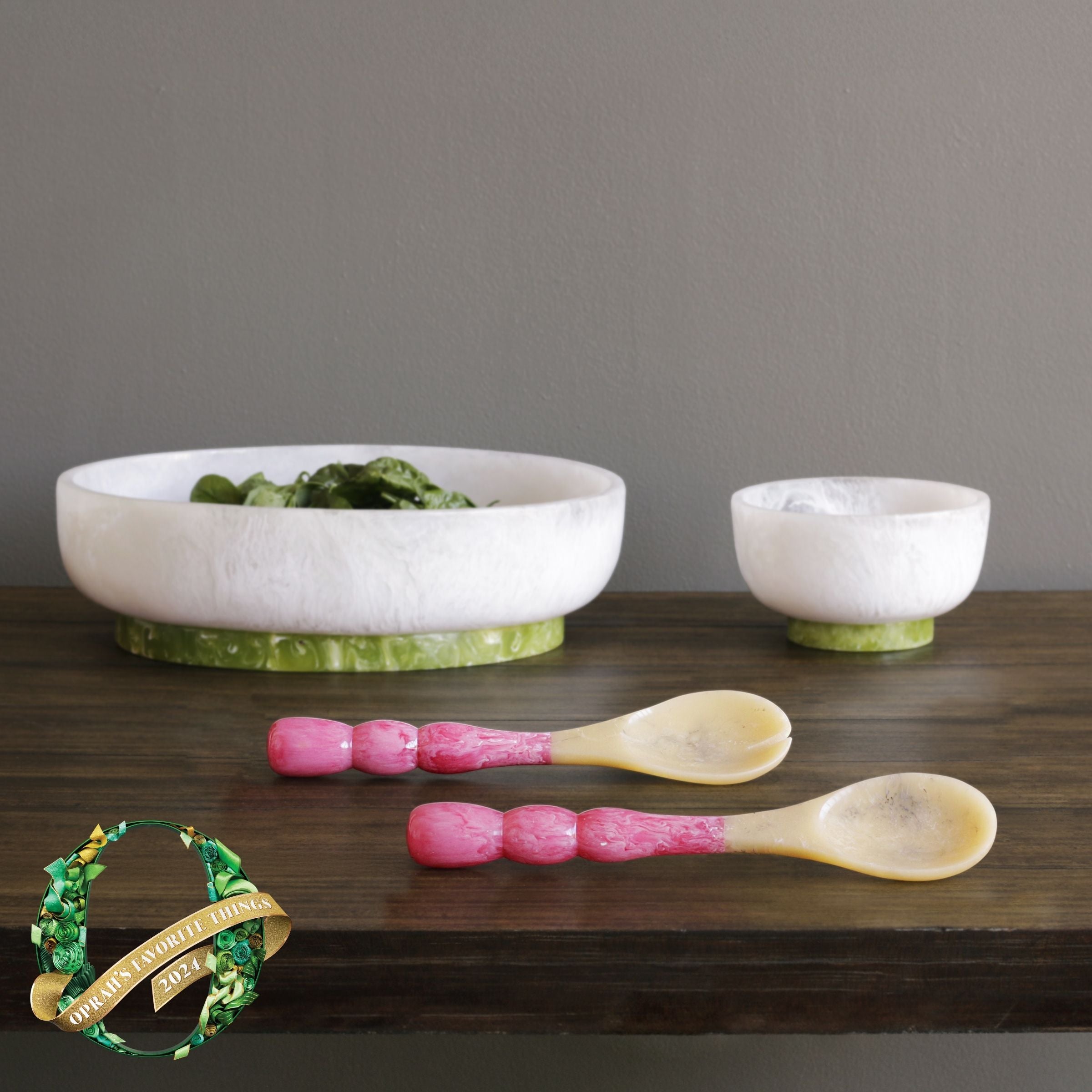 Resin Rio Small Bowls with Base (White and Green)