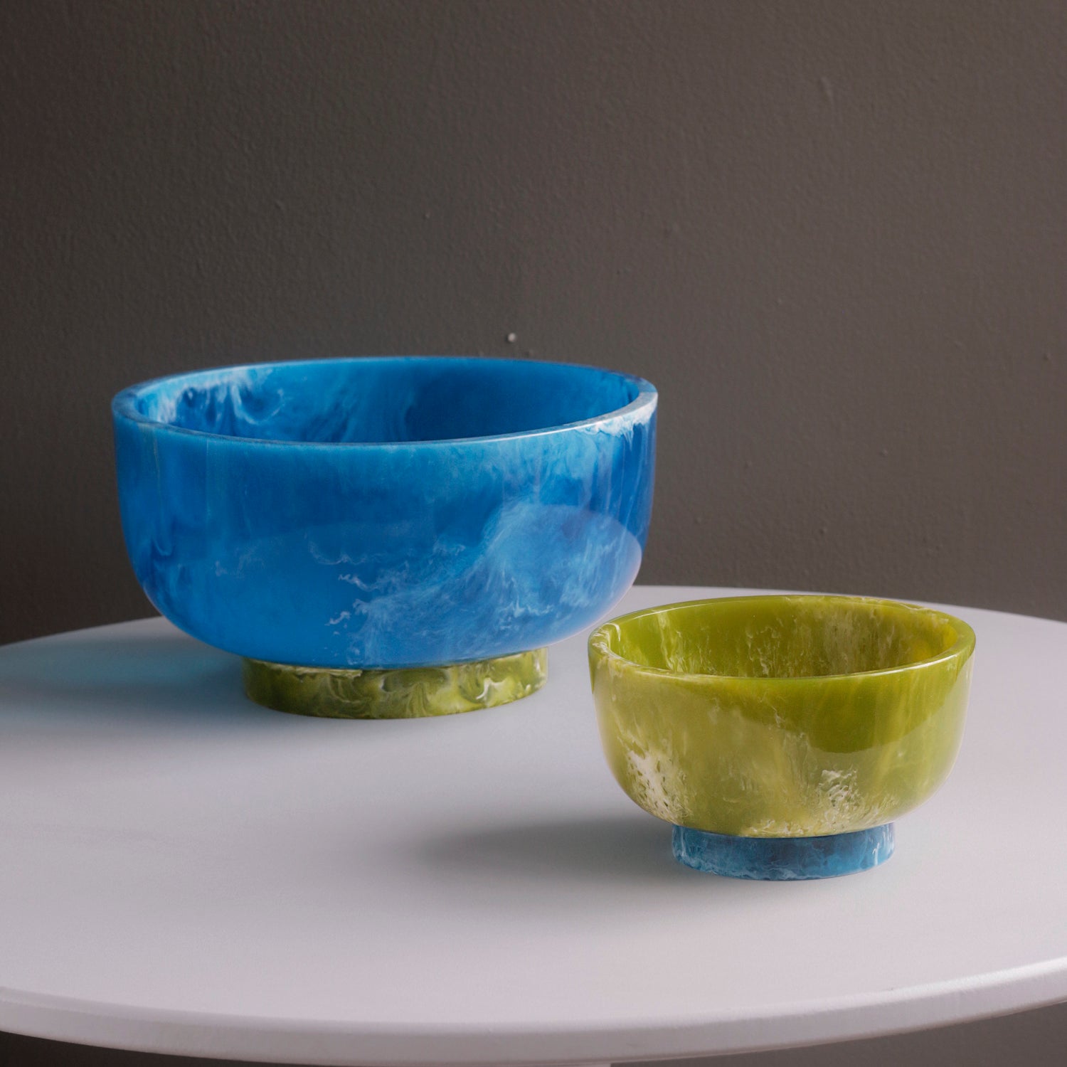 Resin Rio Small Bowls with Base (Green and Blue)