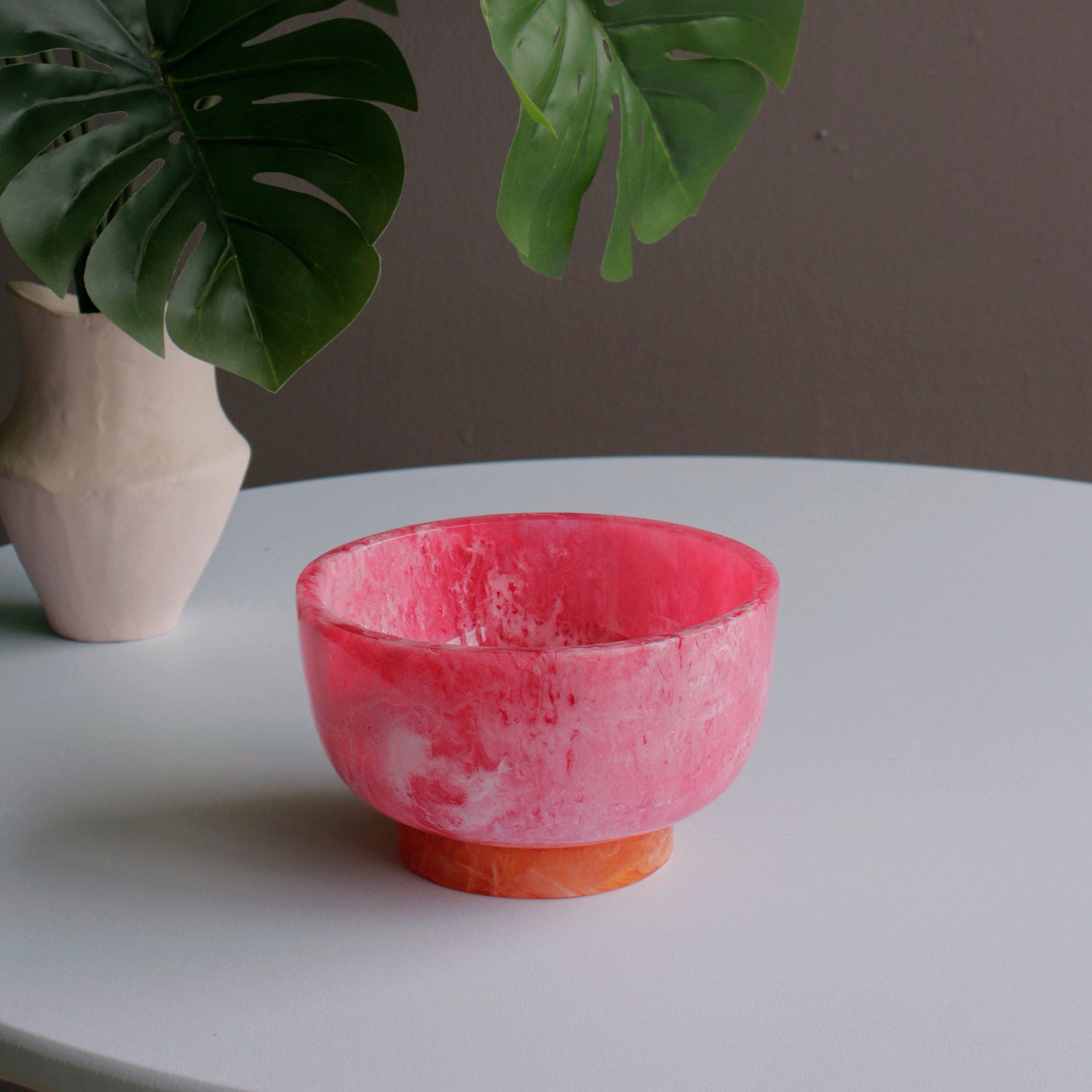 Resin Rio Small Bowls with Base (Pink and Orange)