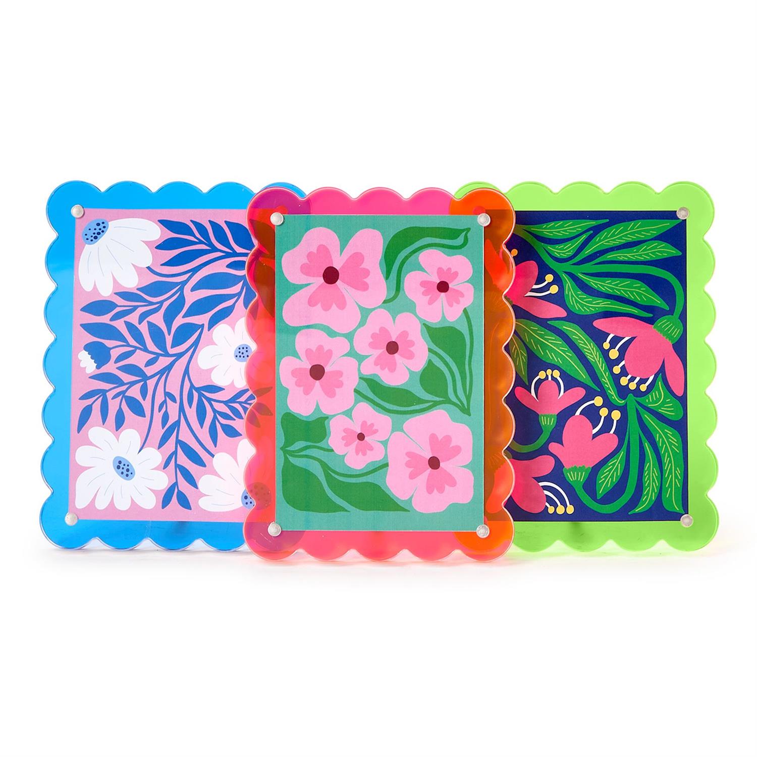 Color Pop Scalloped Edge Acrylic Frame