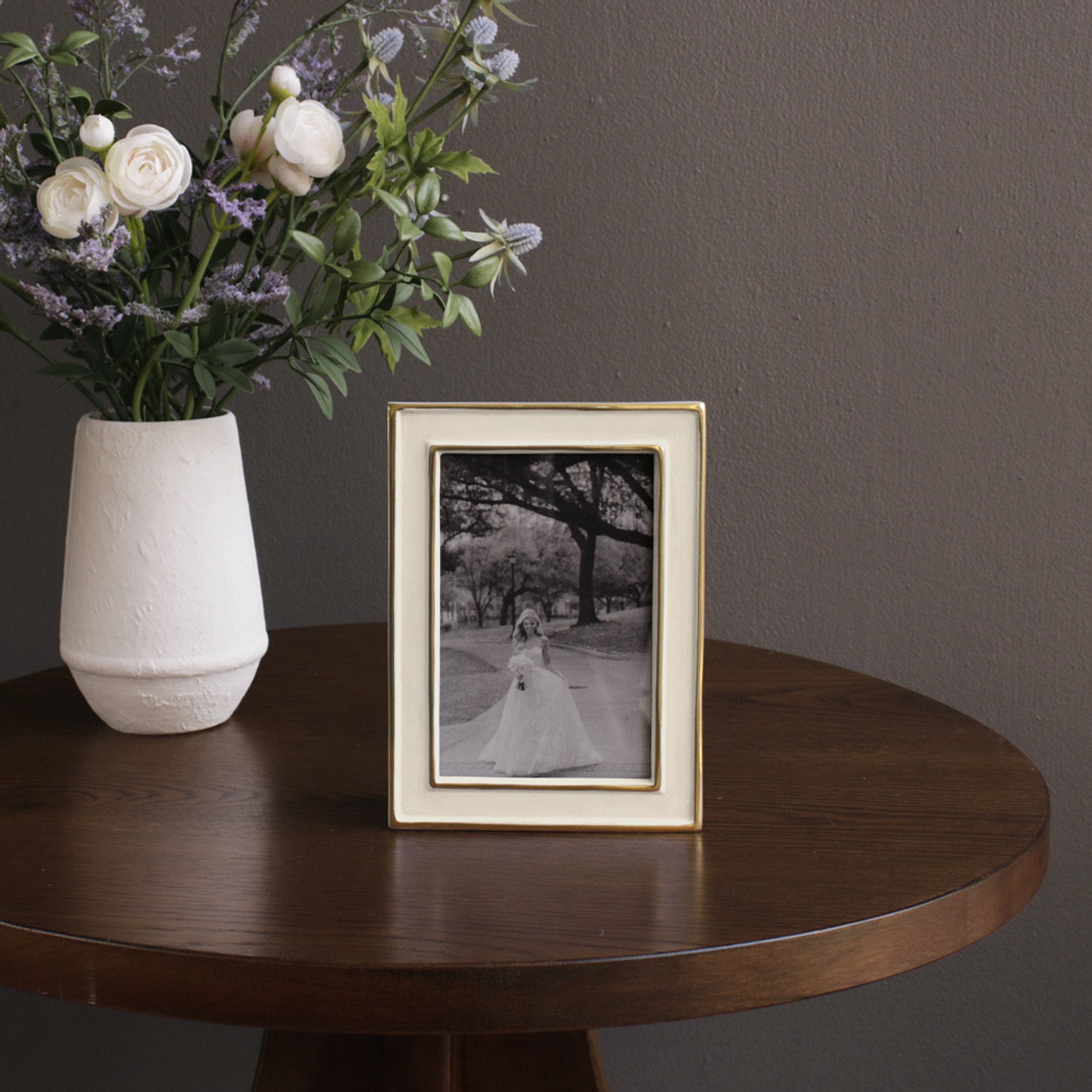 FRAME Encanto Jason 4 x 6 (Cream)