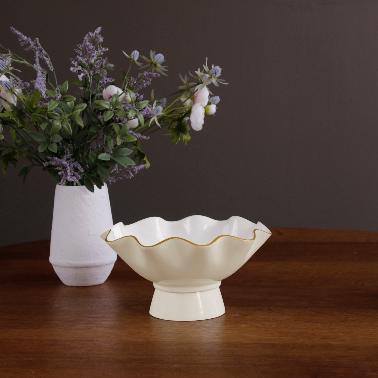 ENCANTO Carola Small Pedestal (Cream and White)