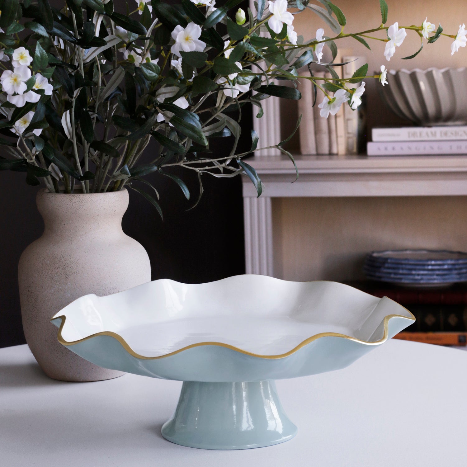 ENCANTO Carola Pedestal Cake Plate (Slate and White)