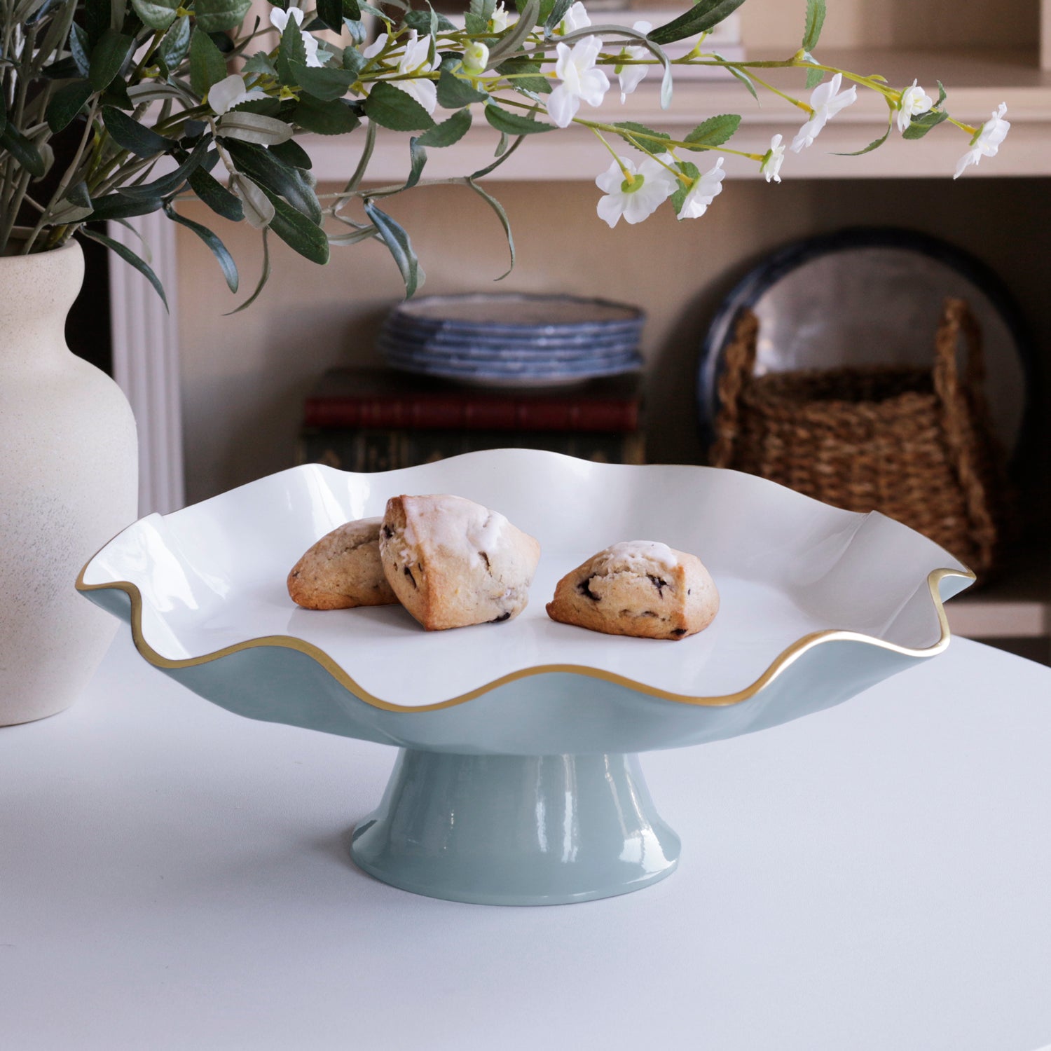 ENCANTO Carola Pedestal Cake Plate (Slate and White)