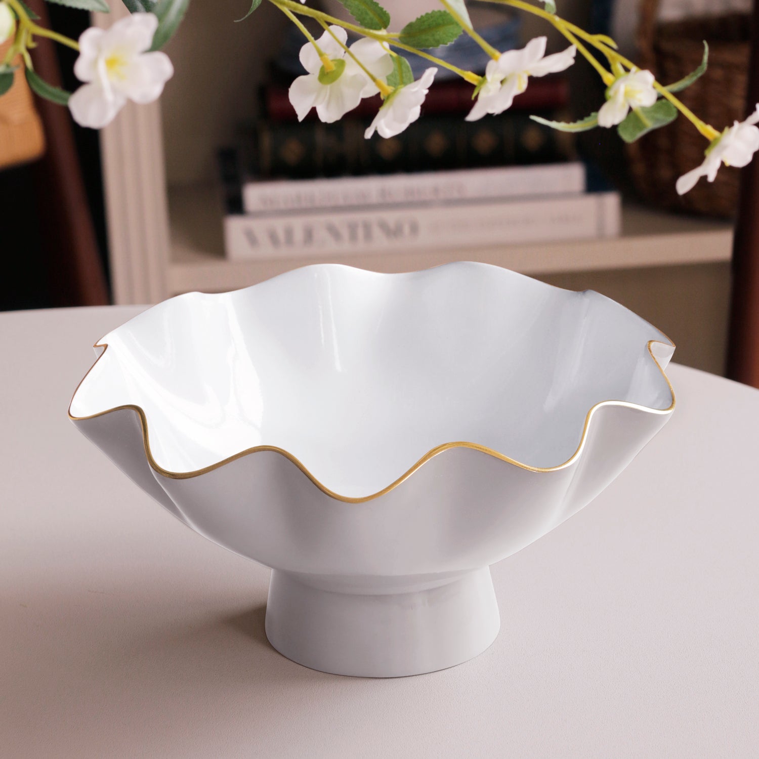 ENCANTO Carola Small Pedestal (Dove and White)