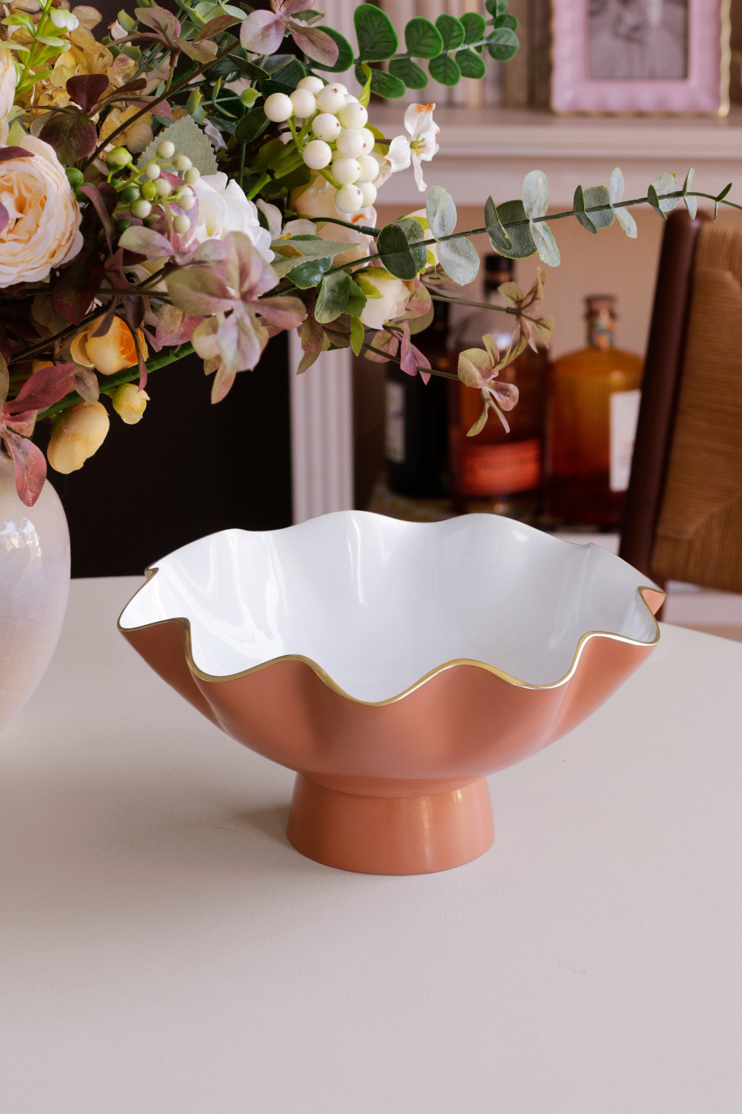 ENCANTO Carola Small Pedestal (Cayenne and White)