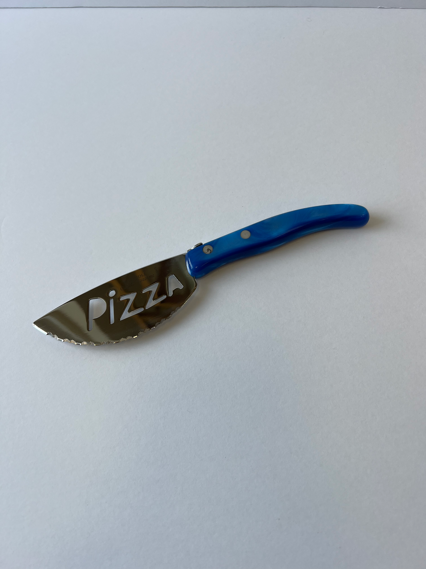 Berlingot Pizza Knife | Bright Blue Handle