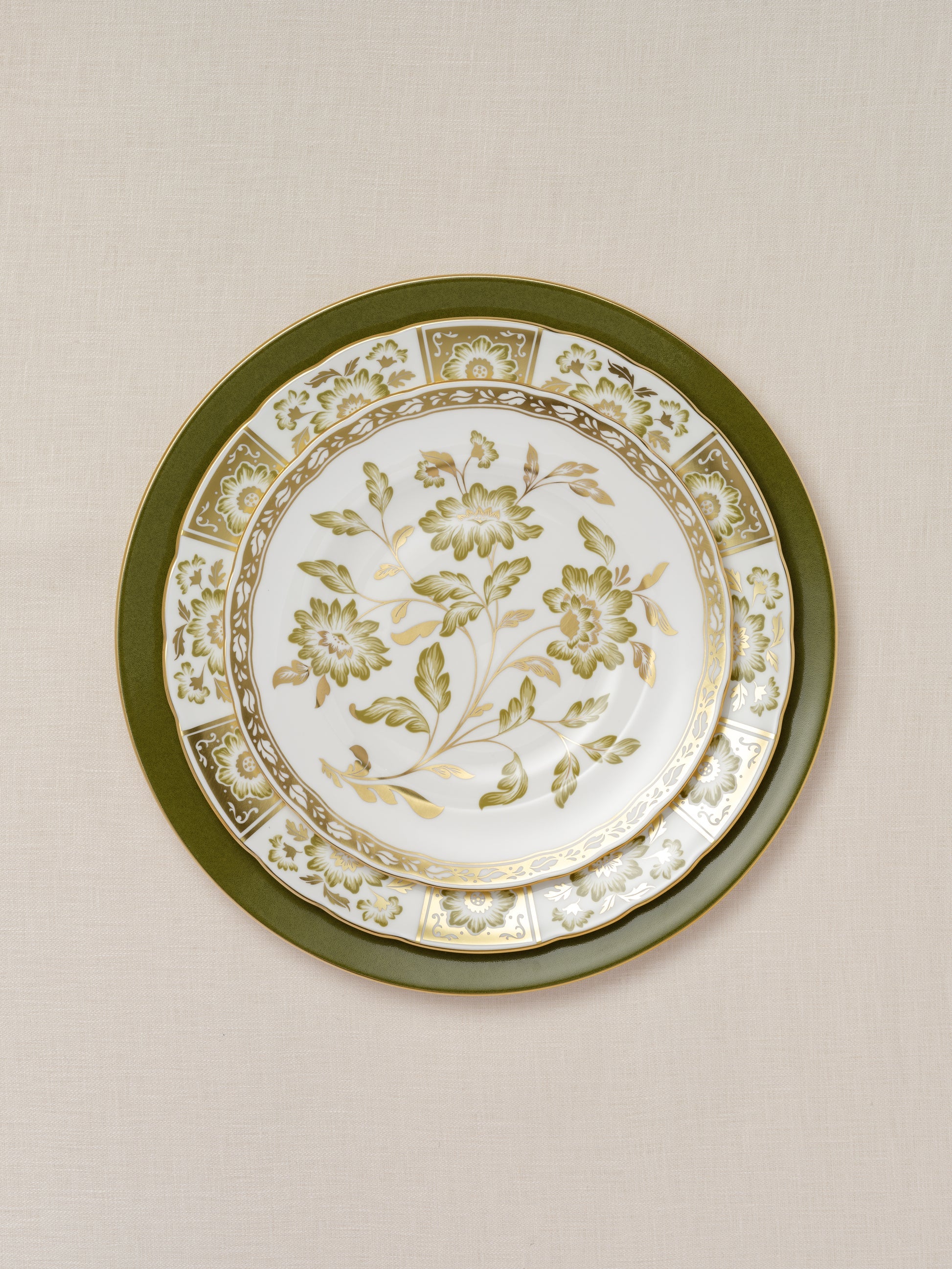 Derby Panel Green-Accent Plate (Green & Gold)