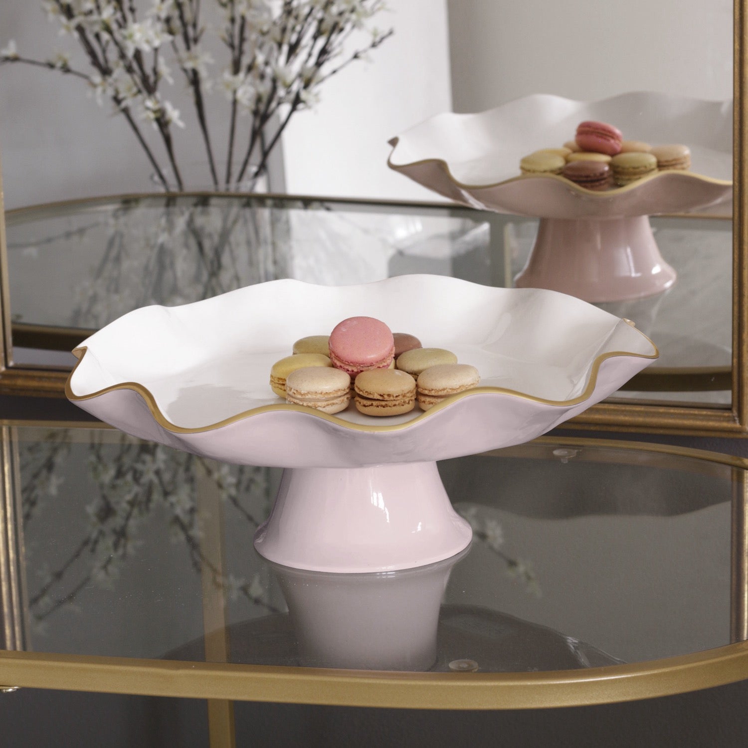 ENCANTO Carola Pedestal Cake Plate (Camellia and White)