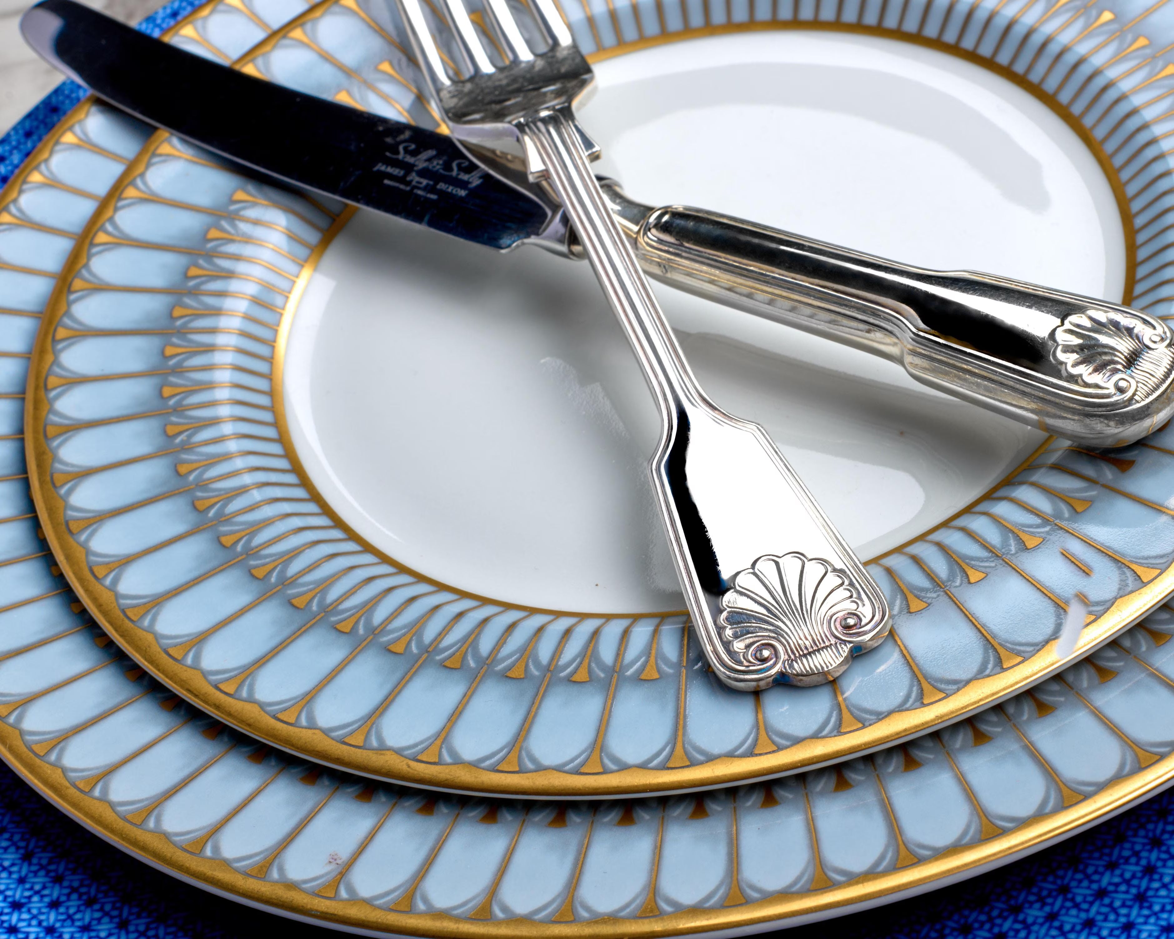 Arcades Grey and Gold Dessert Plate