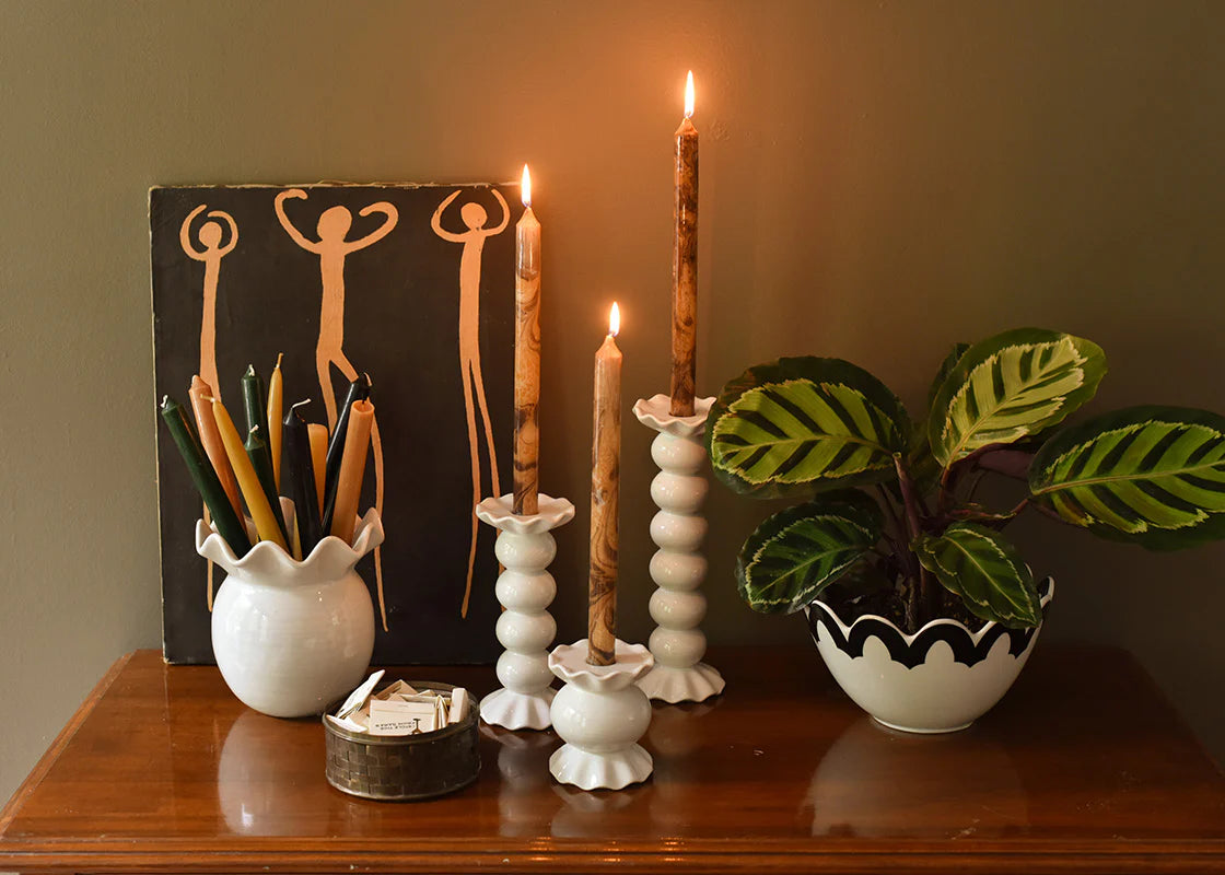 SIGNATURE WHITE LARGE RUFFLE KNOBBED CANDLE HOLDER