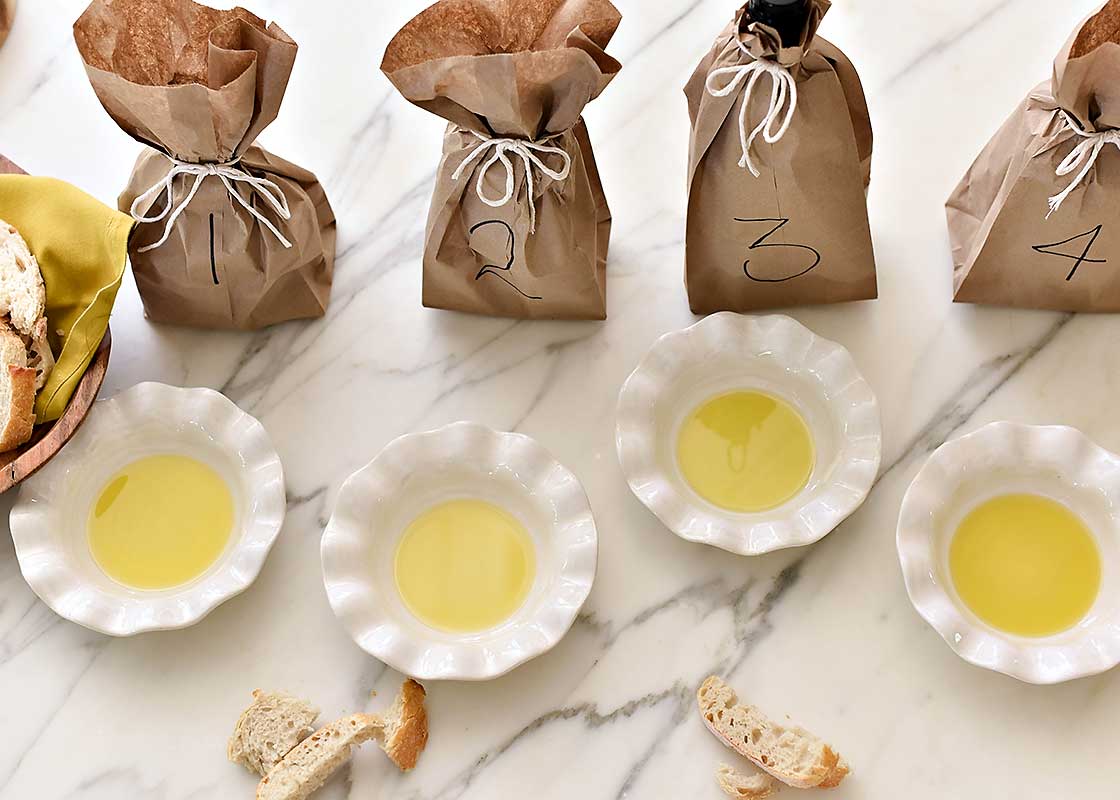 SIGNATURE WHITE RUFFLE FLARE SMALL BOWL