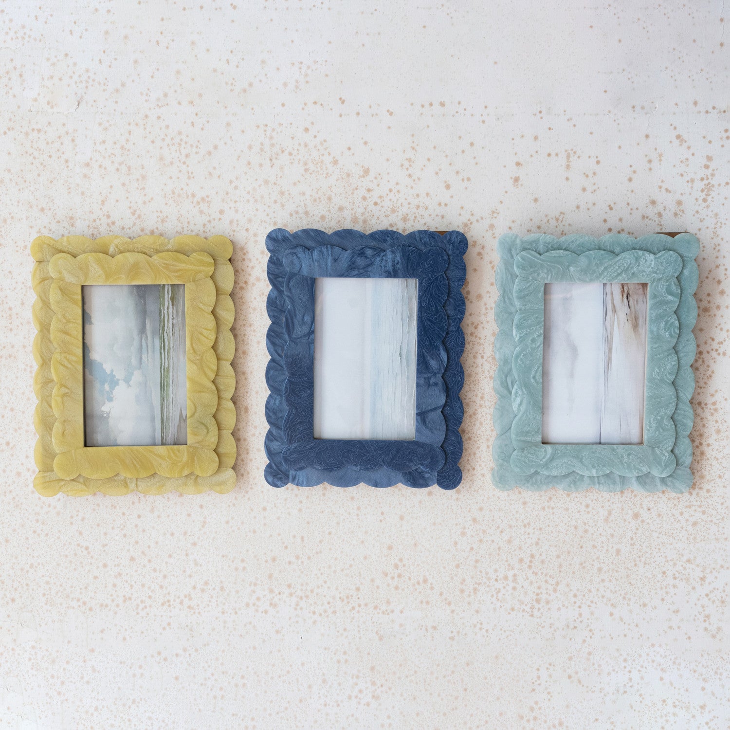 2-Layer Scalloped 4x6 Photo Frame